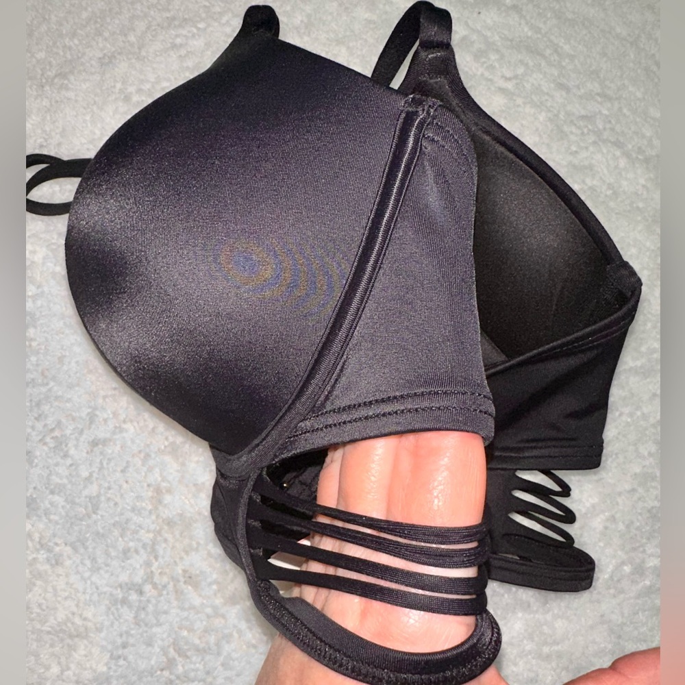 Victoriaβs Secret size 34D push-up, black swimsuit top. Perfect conditionπ€ - Picture 5 of 10